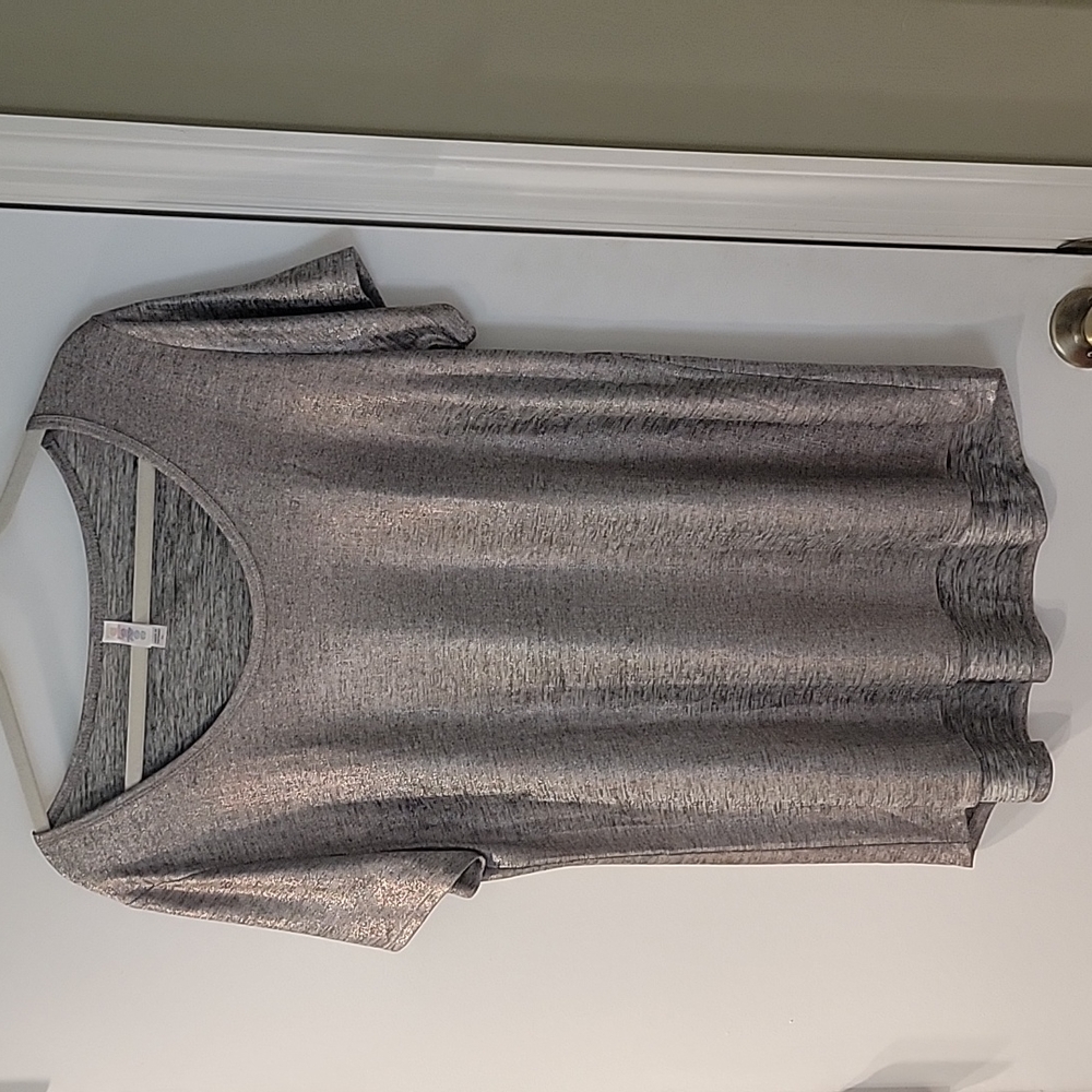 Beautiful Lularoe top